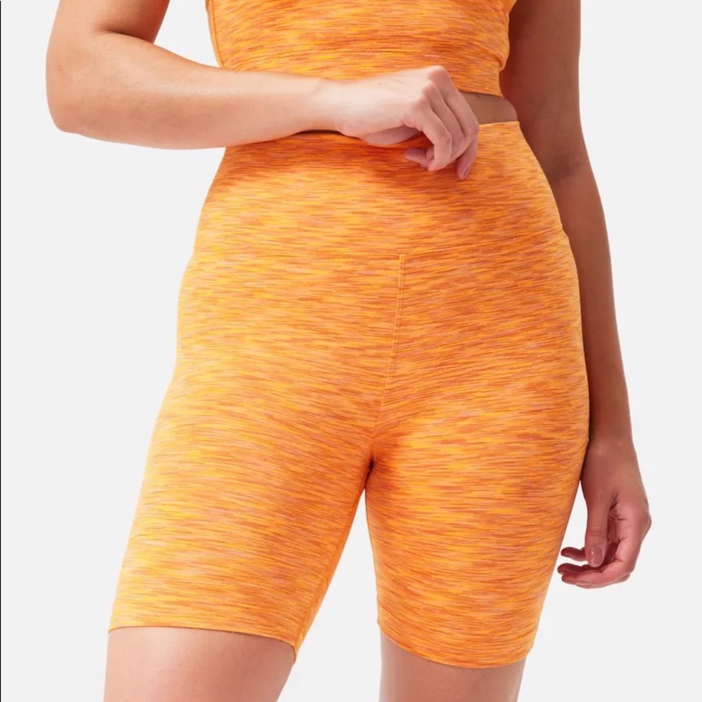 OV Flow 7” shorts in Tangerine